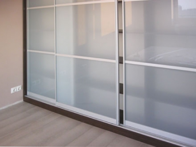 Шкафы-купе по индивидуальным эскизам